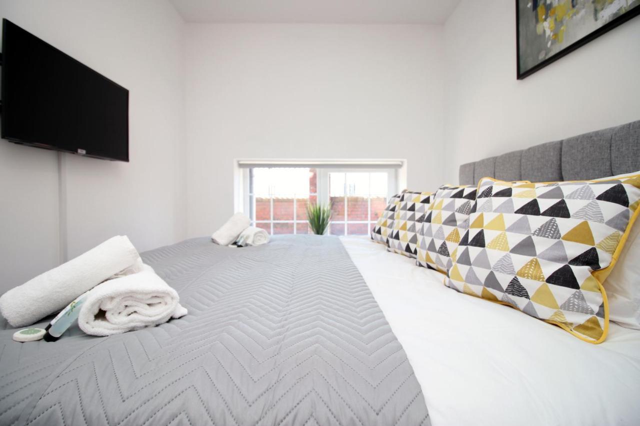 St Thomas Loft Views By Ssw - 2Br, Parking, Sleeps 4, Easy Access To City Centre, Marina, Beach And M4 Σουόνσι Εξωτερικό φωτογραφία