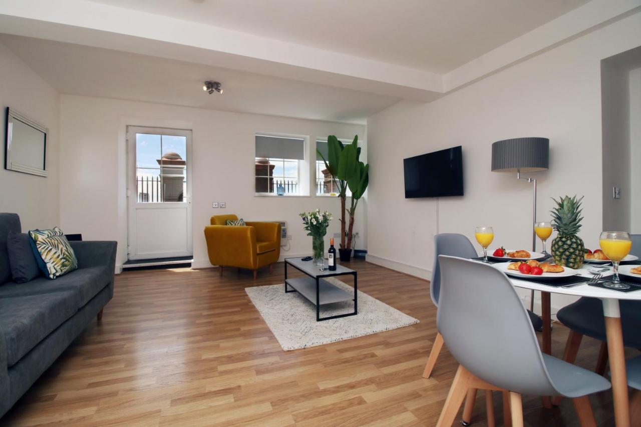 St Thomas Loft Views By Ssw - 2Br, Parking, Sleeps 4, Easy Access To City Centre, Marina, Beach And M4 Σουόνσι Εξωτερικό φωτογραφία