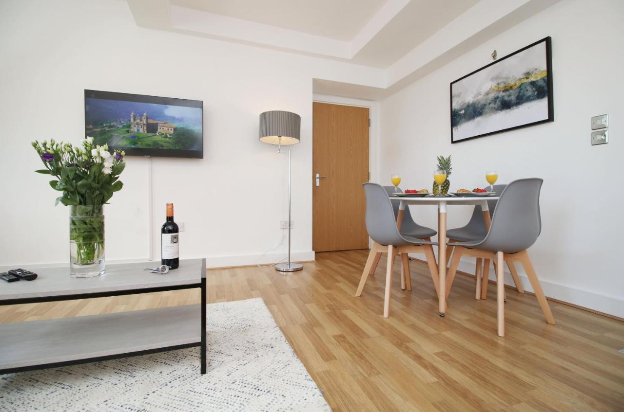 St Thomas Loft Views By Ssw - 2Br, Parking, Sleeps 4, Easy Access To City Centre, Marina, Beach And M4 Σουόνσι Εξωτερικό φωτογραφία