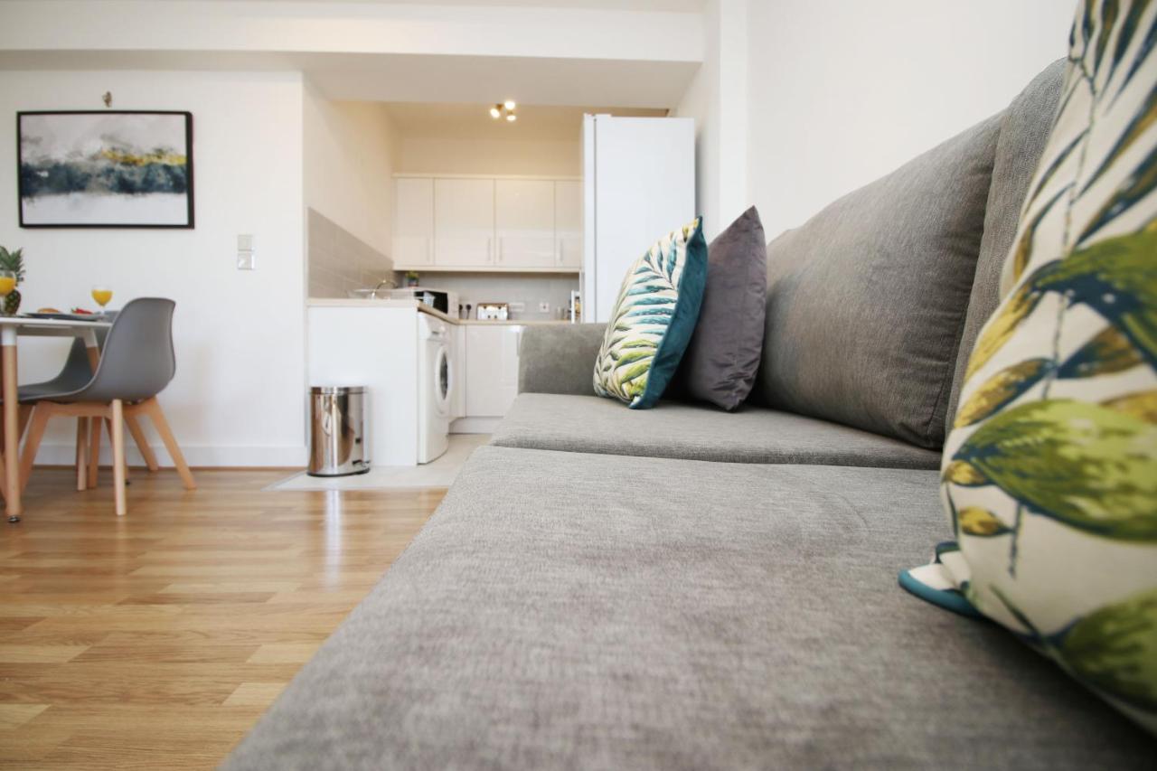 St Thomas Loft Views By Ssw - 2Br, Parking, Sleeps 4, Easy Access To City Centre, Marina, Beach And M4 Σουόνσι Εξωτερικό φωτογραφία