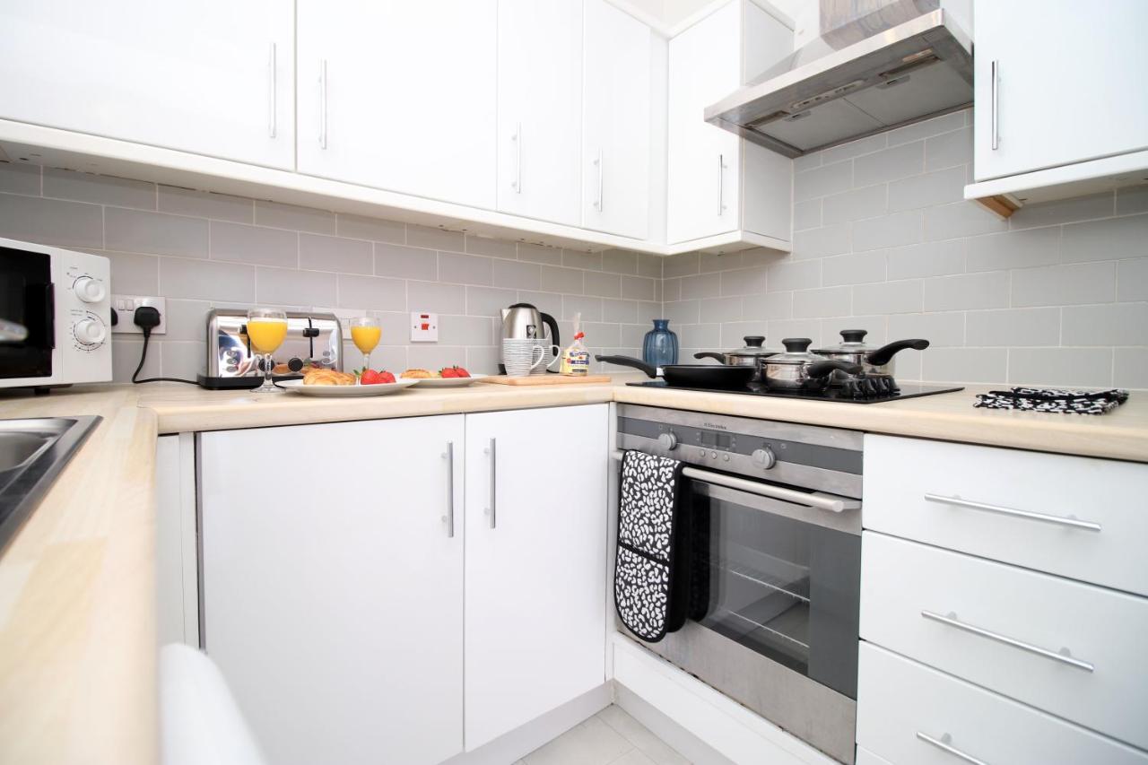 St Thomas Loft Views By Ssw - 2Br, Parking, Sleeps 4, Easy Access To City Centre, Marina, Beach And M4 Σουόνσι Εξωτερικό φωτογραφία