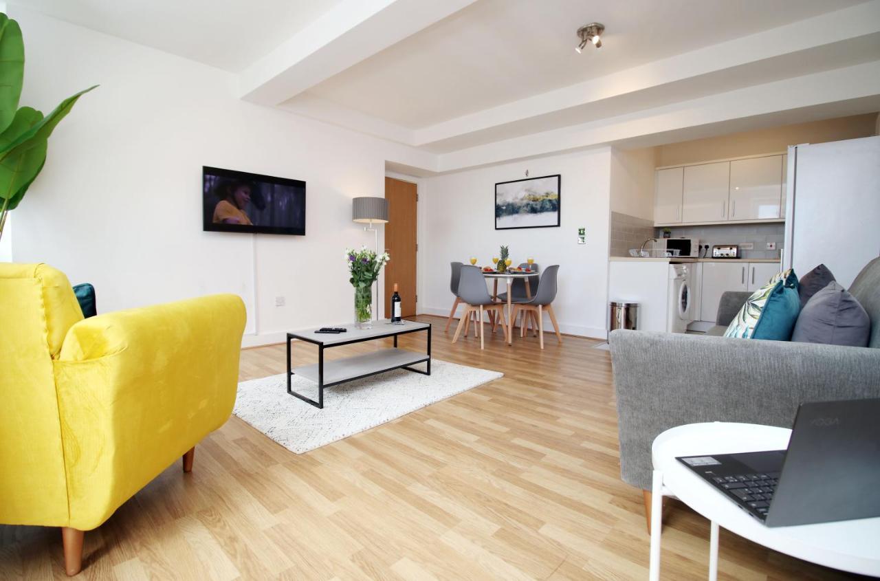 St Thomas Loft Views By Ssw - 2Br, Parking, Sleeps 4, Easy Access To City Centre, Marina, Beach And M4 Σουόνσι Εξωτερικό φωτογραφία