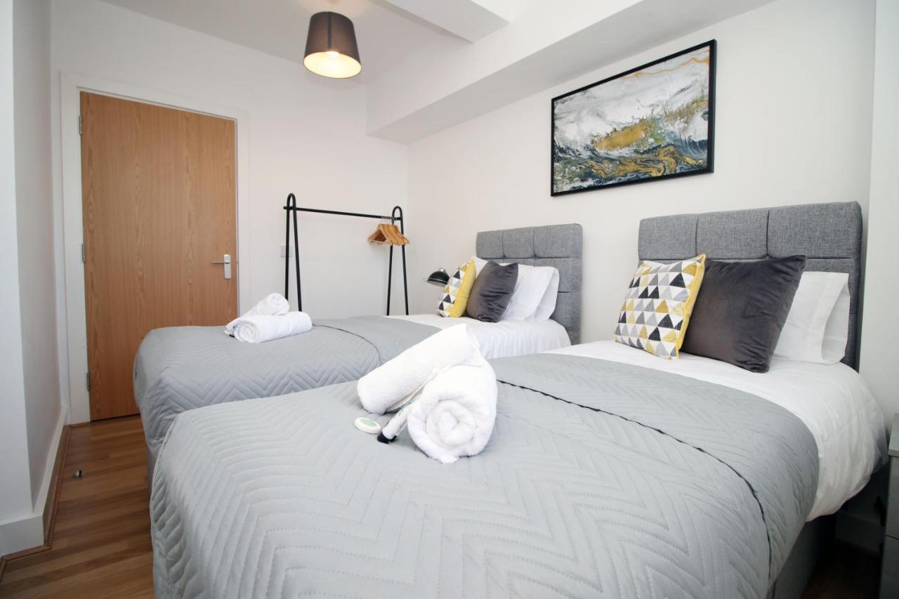 St Thomas Loft Views By Ssw - 2Br, Parking, Sleeps 4, Easy Access To City Centre, Marina, Beach And M4 Σουόνσι Εξωτερικό φωτογραφία