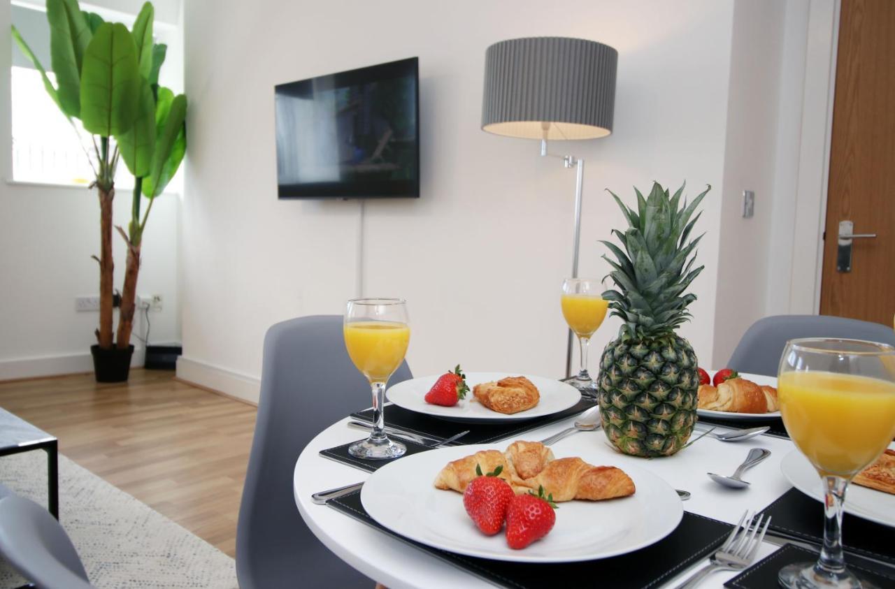 St Thomas Loft Views By Ssw - 2Br, Parking, Sleeps 4, Easy Access To City Centre, Marina, Beach And M4 Σουόνσι Εξωτερικό φωτογραφία