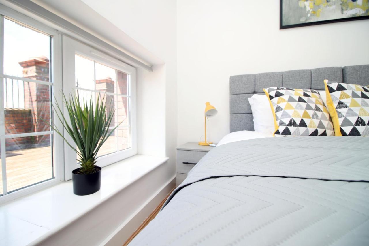 St Thomas Loft Views By Ssw - 2Br, Parking, Sleeps 4, Easy Access To City Centre, Marina, Beach And M4 Σουόνσι Εξωτερικό φωτογραφία