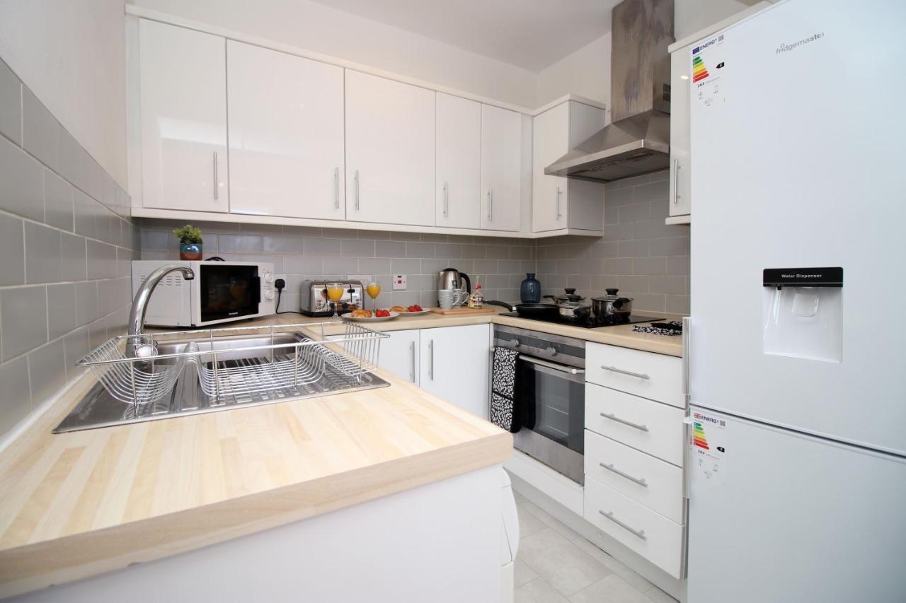 St Thomas Loft Views By Ssw - 2Br, Parking, Sleeps 4, Easy Access To City Centre, Marina, Beach And M4 Σουόνσι Εξωτερικό φωτογραφία